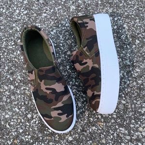 Camo Slip on sneakers